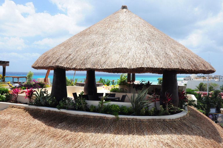 Exterior & Views 2, El Taj Oceanfront & Beachside Condo Hotel, Cozumel