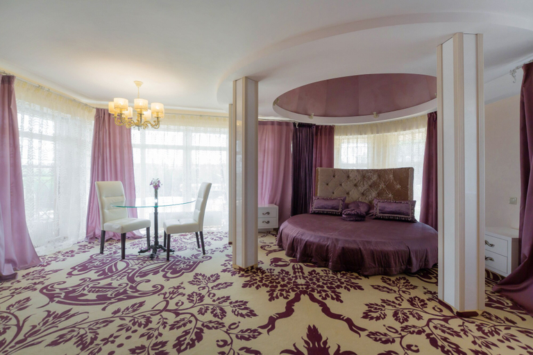 Bedroom 2, Onegin, Stavropol'