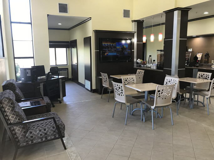 Food & Drinks 4, Super 8 by Wyndham Fairfield Tx, Freestone