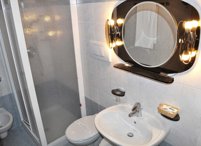 Bathroom 4, Albergo Antico, Trento