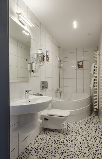Bathroom 3, Hotel H12, Kraków City