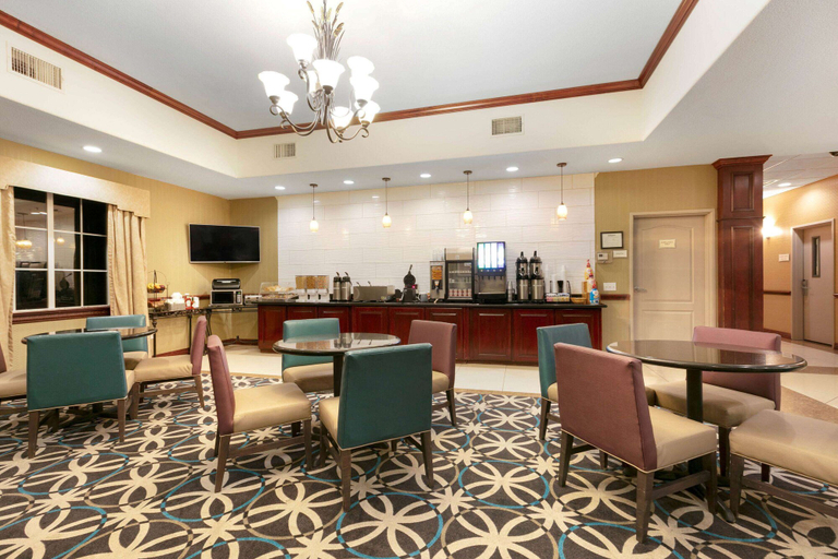 Food & Drinks 4, La Quinta Inn & Suites by Wyndham Lindale, Smith