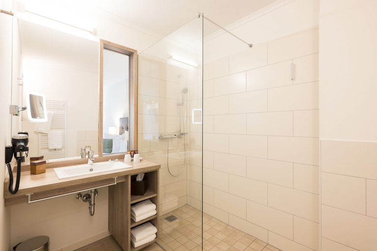 Bathroom 5, Siebenquell GesundZeitResort, Wunsiedel im Fichtelgebirge