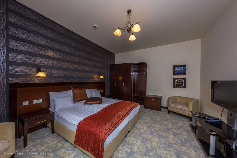 Bedroom 3, Hotel Aurum, Hajdúszoboszló