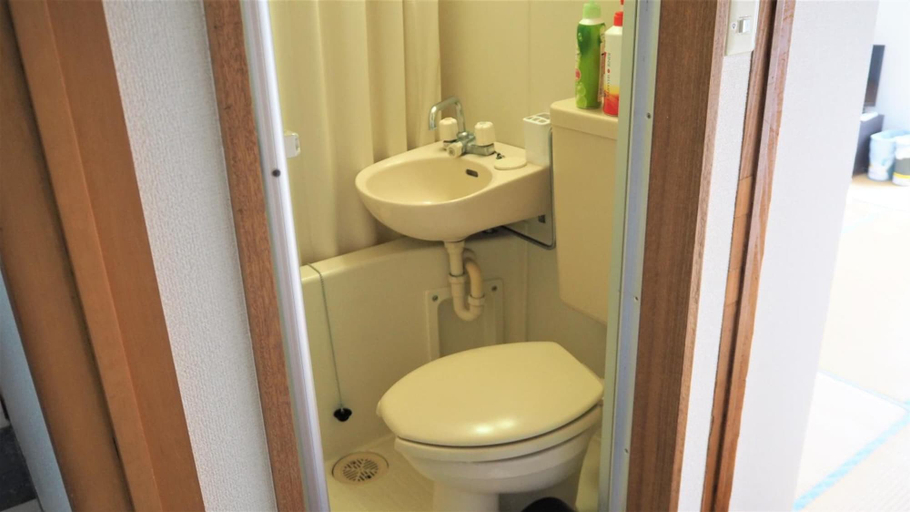 Bathroom 4, Pension New Hamanoso, Ishigaki