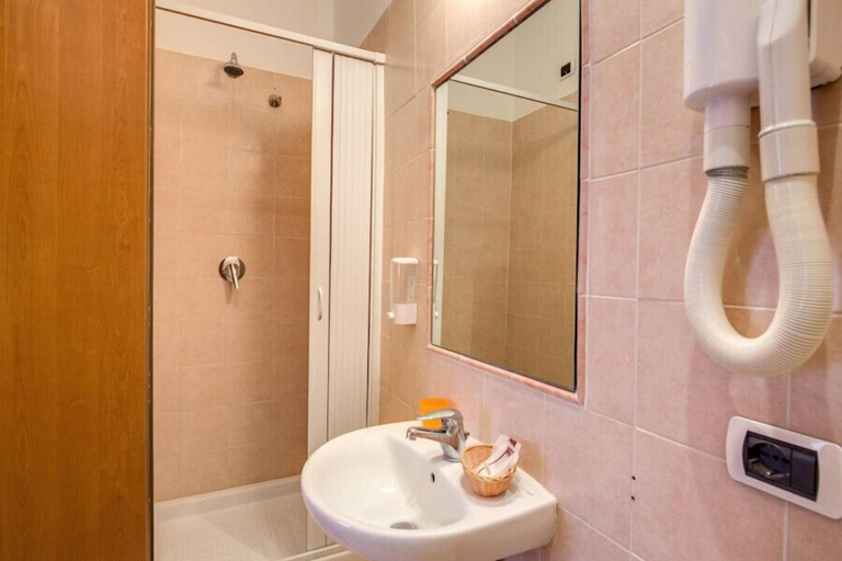Bathroom 3, B&B Giovy Rome, Rome