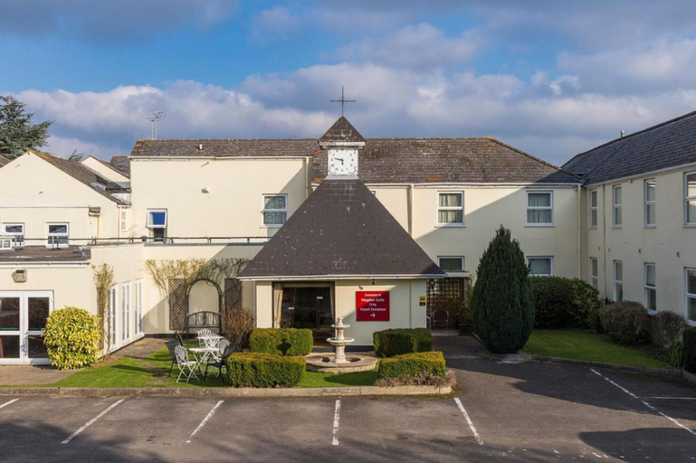 Exterior & Views 2, Ramada by Wyndham Cheltenham, Gloucestershire