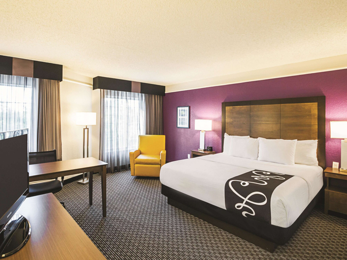 Bedroom 3, La Quinta Inn & Suites by Wyndham Fort Worth North, Fort Worth