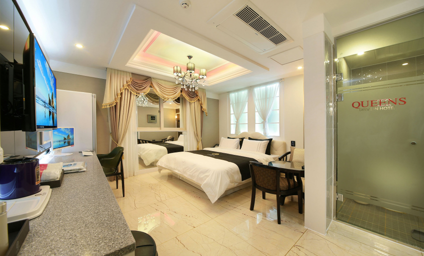 Bedroom 1, Queens Drive In, Namwon
