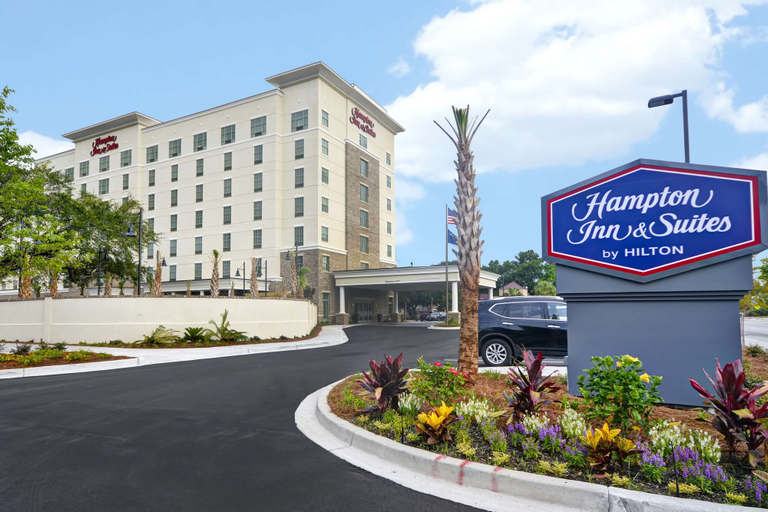 Exterior & Views 2, Hampton Inn & Suites Charleston Airport, Charleston