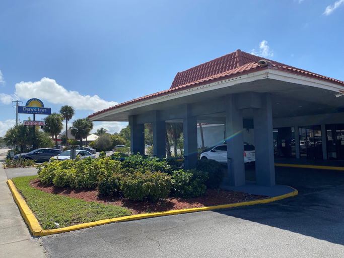 Exterior & Views 5, Days Inn by Wyndham Stuart, Martin