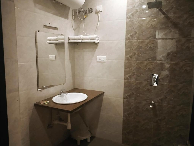 Bathroom 4, Hotel  Suryansh, Udaipur