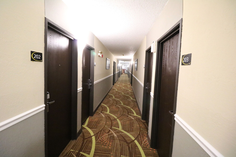 Others 5, Super 8 by Wyndham Dubuque, Dubuque