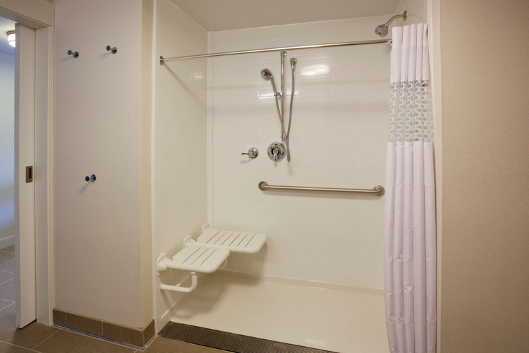 Bathroom 4, Hampton Inn Spicer Green Lake, Kandiyohi