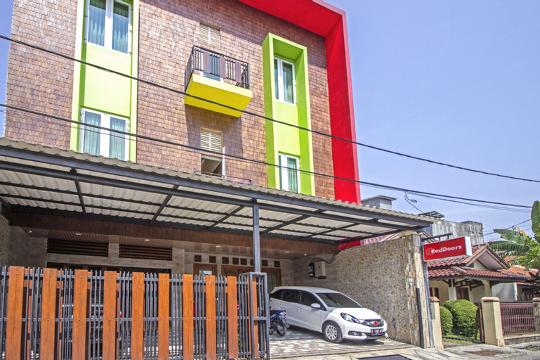Exterior & Views 2, RedDoorz near Trans Studio Mall 2, Bandung