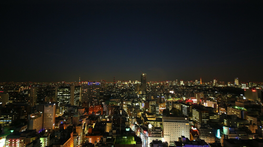 Exterior & Views 12