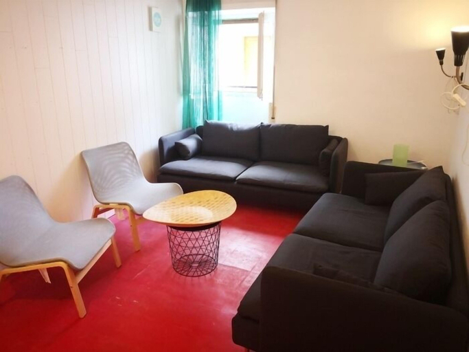 Others 5, Apartamento 6099, Girona