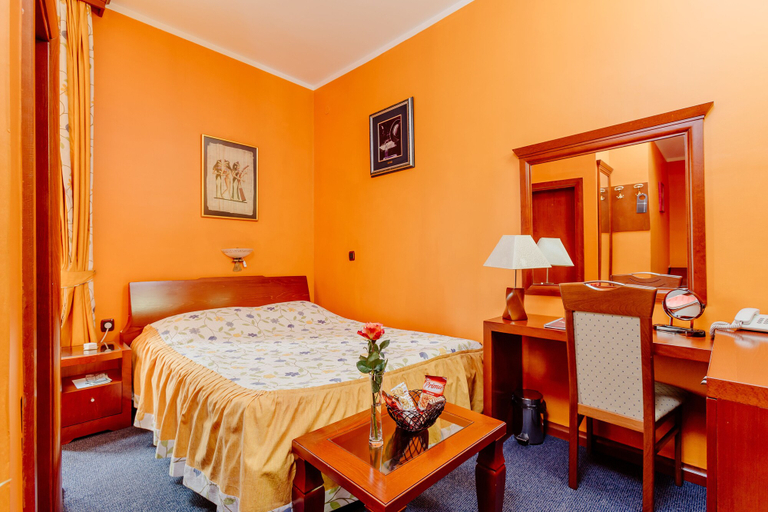 Bedroom 3, Montenegrino