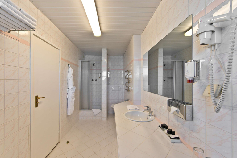 Bathroom 4, Best Western Vilnius, Vilniaus