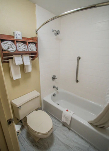 Bathroom 4, Days Inn by Wyndham Destin, Okaloosa