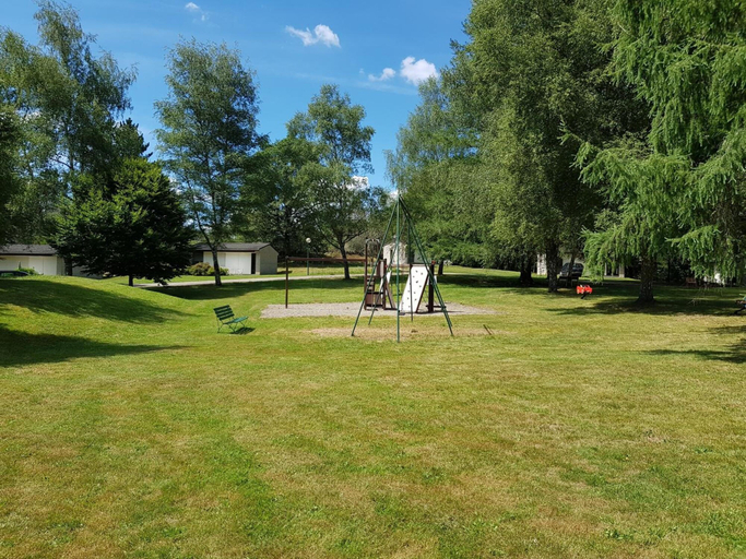 Others 5, VVF Cantal Champs-sur-Tarentaine, Cantal