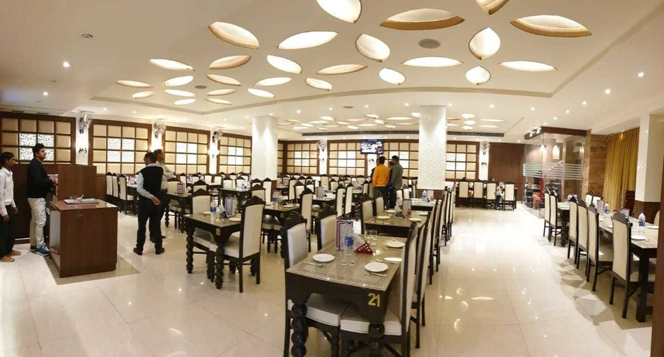 Food & Drinks 5, Hotel Makhan Residency, Amritsar