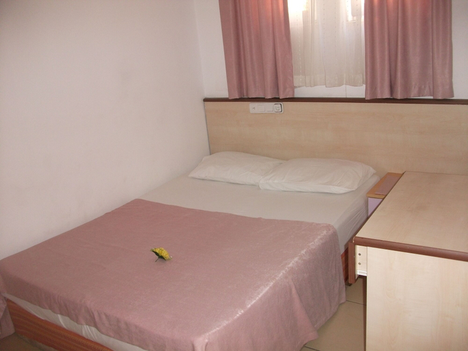 Bedroom 4, Delphin Apart Hotel, Manavgat