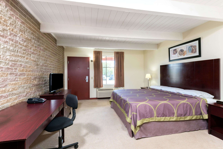 Bedroom 3, Super 8 by Wyndham Beaver Falls, Beaver