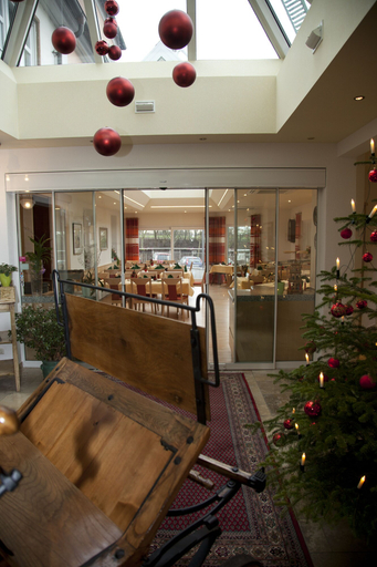 Food & Drinks