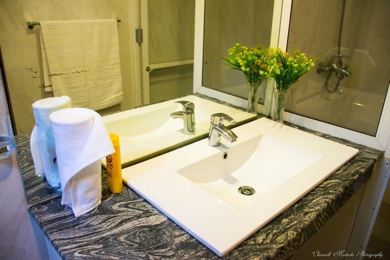 Others 4, Niru Residence, Yatinuwara