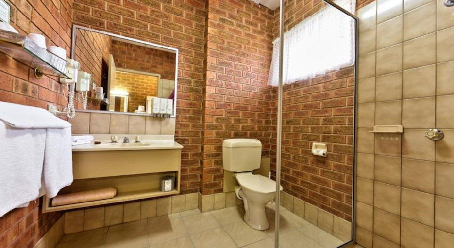 Bathroom 5, Central Yarrawonga Motor Inn, Moira - East