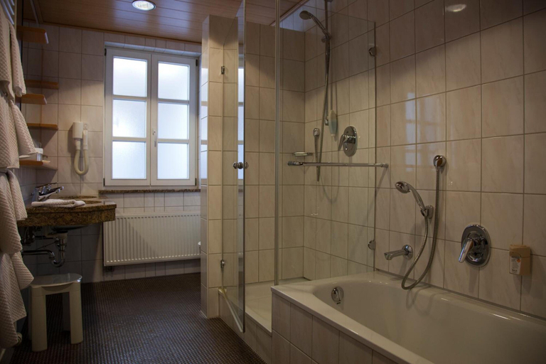 Bathroom 5, Hotel Gasthof zur Windmühle, Ansbach