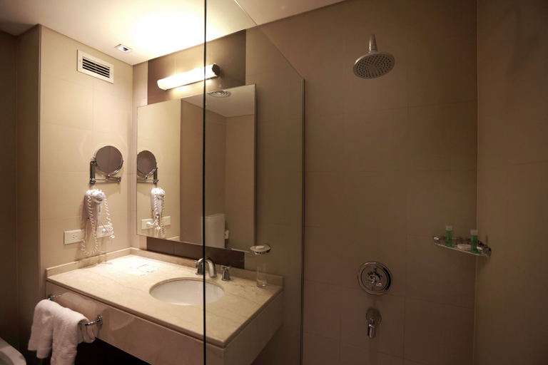 Bathroom 5, Hotel y Casino del Rio - General Roca, General Roca