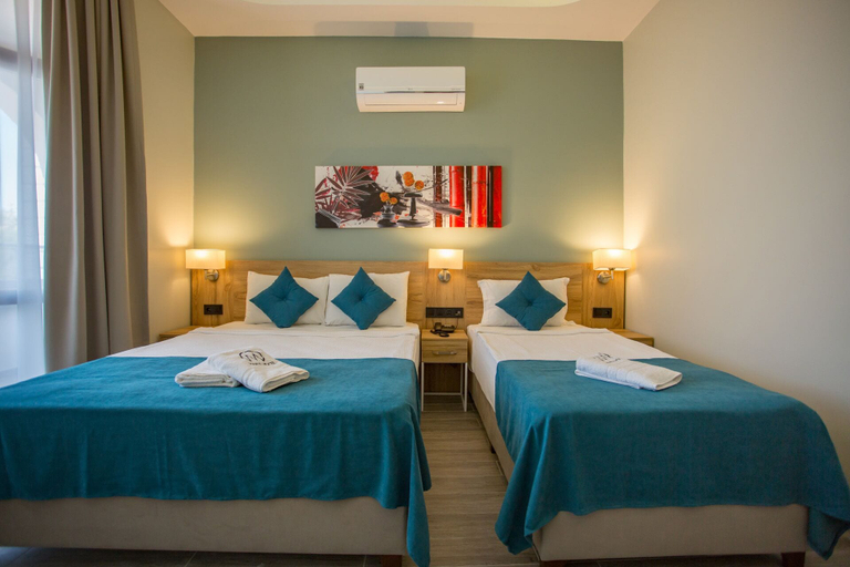 Bedroom 4, Marti Beach Hotel, Kuşadası