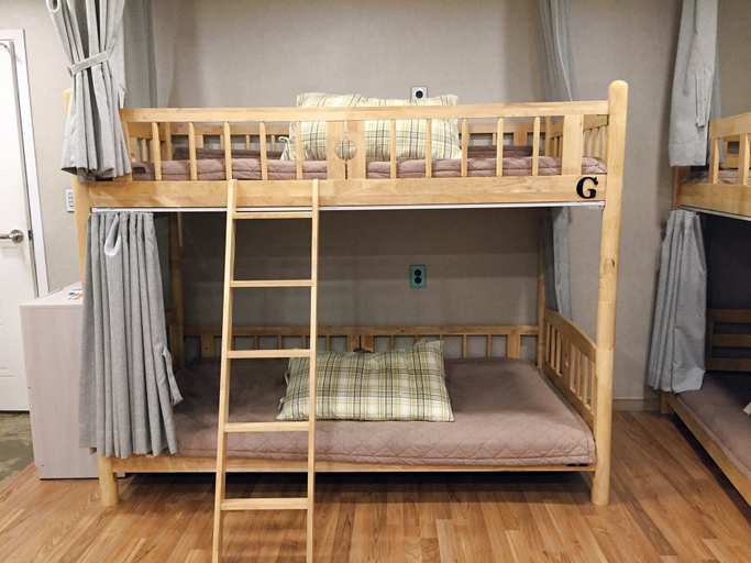 Bedroom 4, Flat B Hostel - Hostel, Haeundae