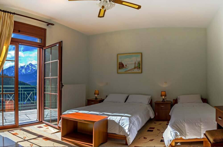 Bedroom 3, To Kallion, Central Greece