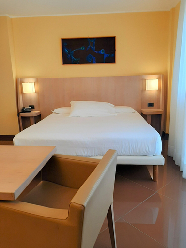 Bedroom 3, Hotel Chiaraluna, Macerata