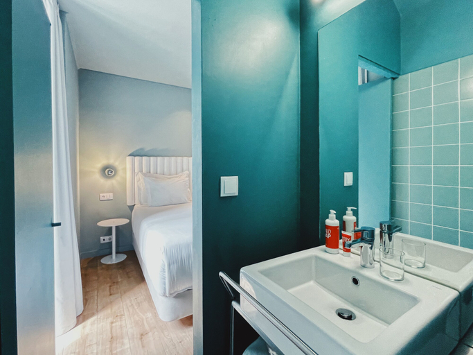 Bathroom 5, Esqina Cosmopolitan Lodge, Lisbon
