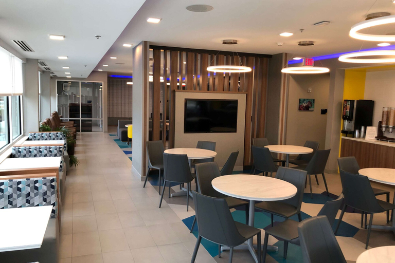Food & Drinks 5, Microtel Inn & Suites by Wyndham Hot Springs, Garland