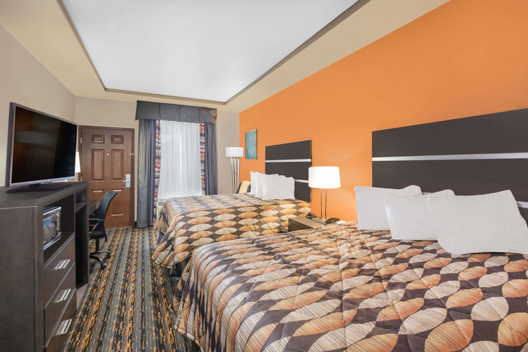 Bedroom 3, Days Inn by Wyndham Dilley, Frio