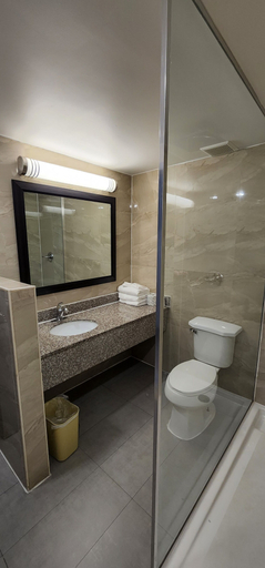 Bathroom 3, Essence Express Wayne, Passaic