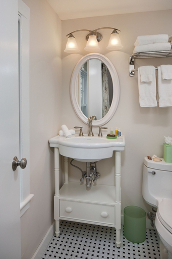 Bathroom 4, Sea Crest Beach Resort, Barnstable