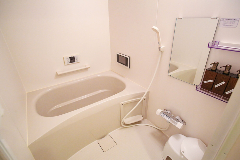 Bathroom 3, Tenjin Higashi Russo, Fukuoka