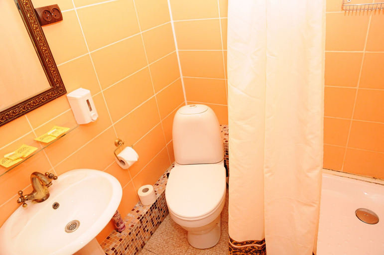 Bathroom 4, Hotel Goncharov, Ul'yanovsk