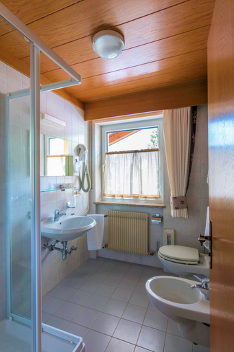 Bathroom 4, Hotel Ramon, Trento