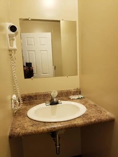 Bathroom 3, Silver Maple Motel, Haliburton