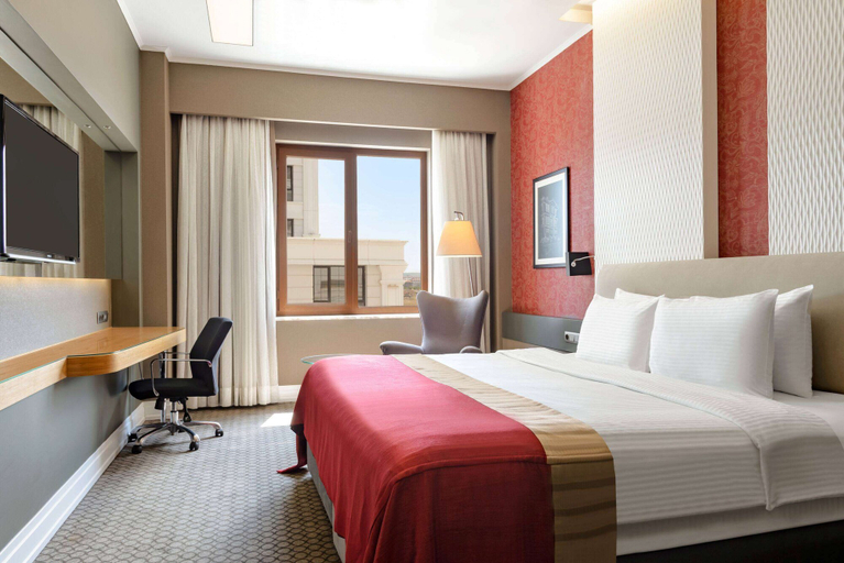 Bedroom 2, Ramada Plaza by Wyndham Eskisehir, Merkez