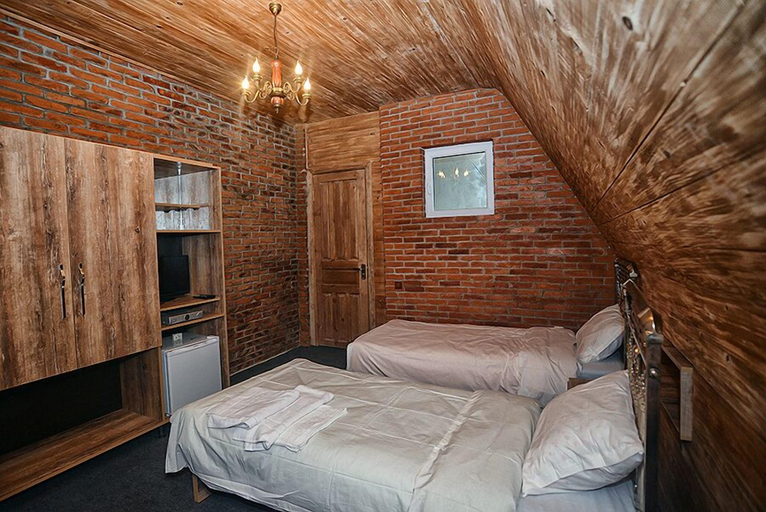 Bedroom 2, Chateau Chikovani, Khoni