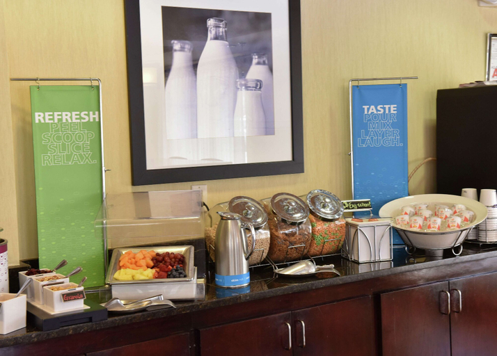 Food & Drinks 5, Hampton Inn Ruston, Lincoln