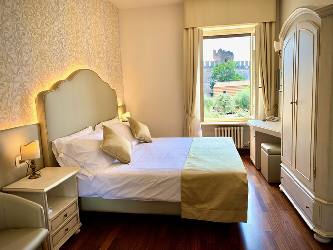Bedroom 4, Albergo Gardesana, Verona